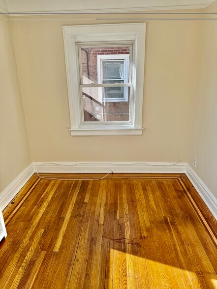 Building Photo - 66 Grant Ave