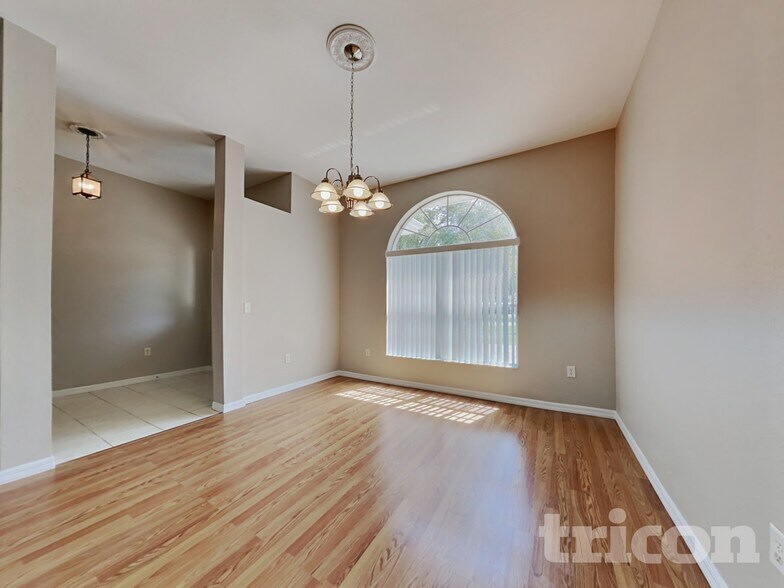 Building Photo - 1193 Sanger Ave