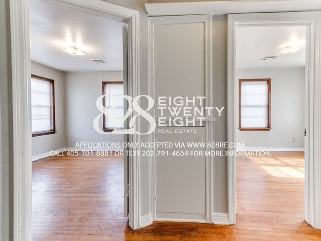 Building Photo - Cozy 2 Bed/1 Bath Single Family Brick Home...