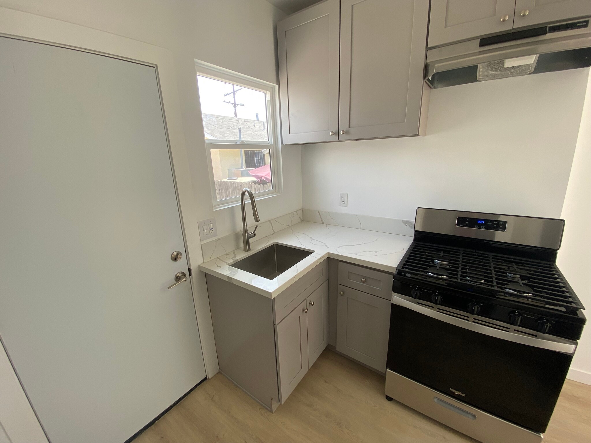 kitchen - 1917 E 2nd St