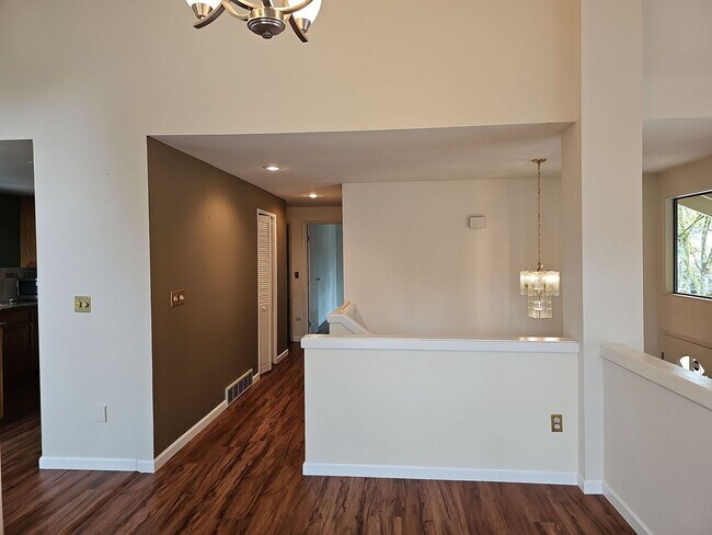 Building Photo - Amazing 3B/3B Single Family Home near Microsoft, prime Redmond location