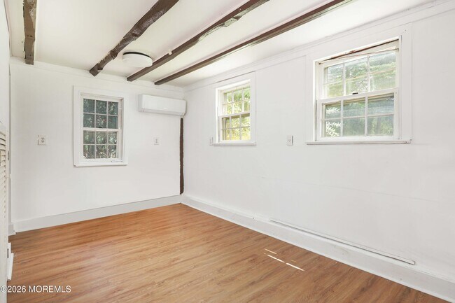 Building Photo - 89 Middletown Rd
