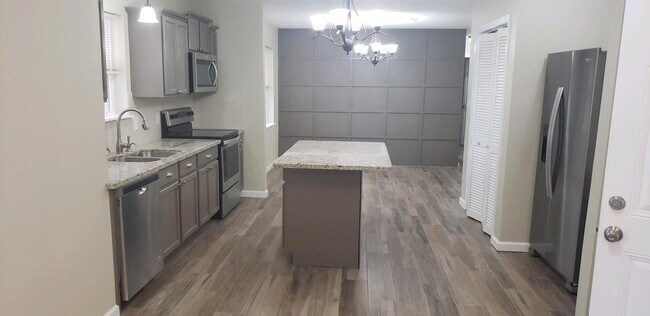 Building Photo - 3067 E Claire Dr