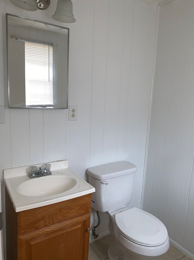 Building Photo - 709 Lee Rd