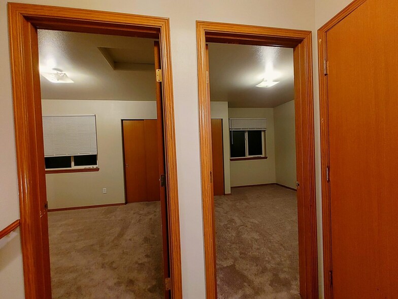 Building Photo - 1821 Fairview St NE