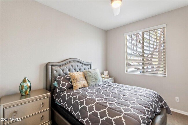 Building Photo - 11409 N 165th Ln