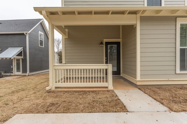 Building Photo - Beautiful New Home