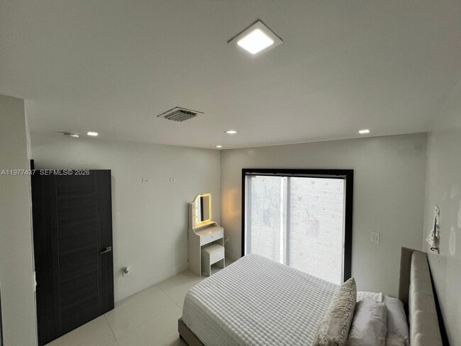 Building Photo - 20789 SW 129th Ct