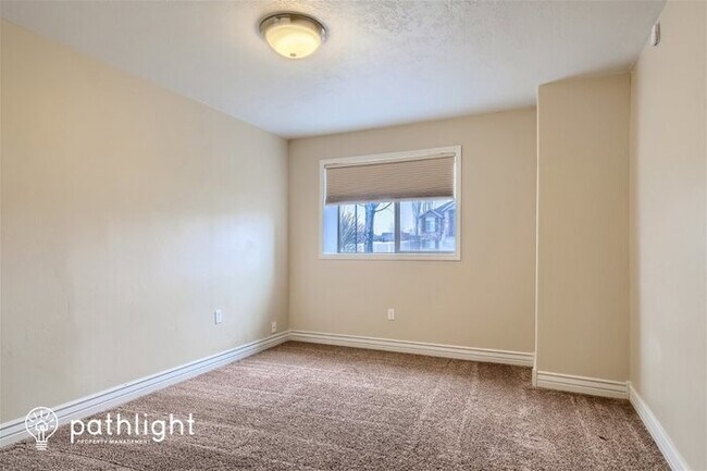 Building Photo - 2555 N 2675 W, Farr West, UT, 84404