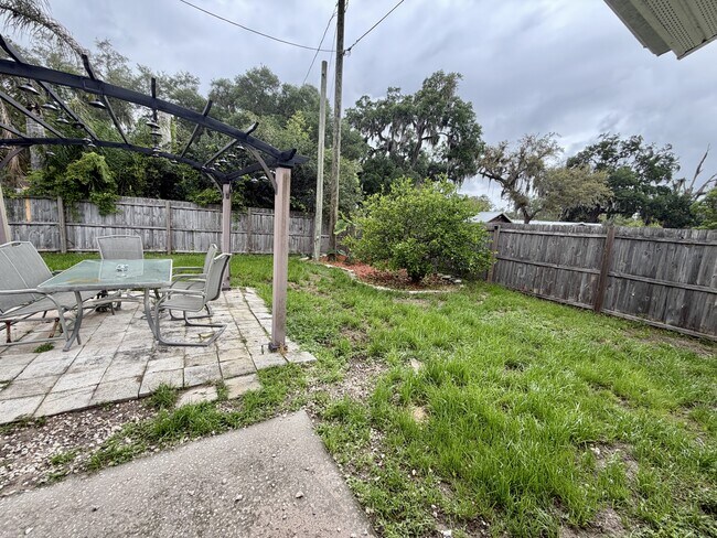 Building Photo - 102 Lake Charles Rd