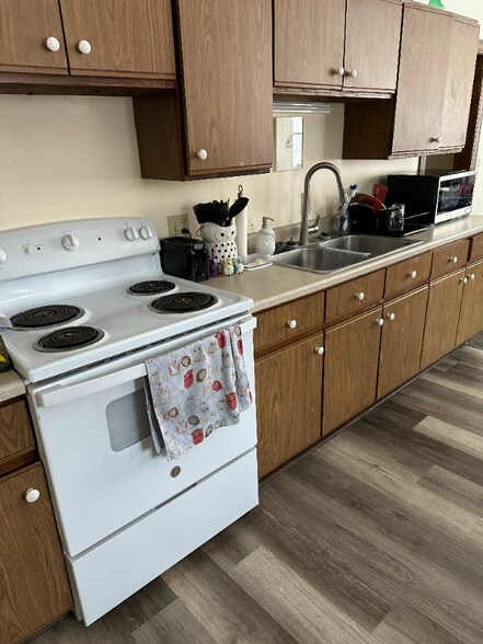 Building Photo - 340 Granite Hill Rd