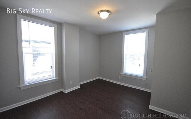 Building Photo - 452 W 3rd Ave