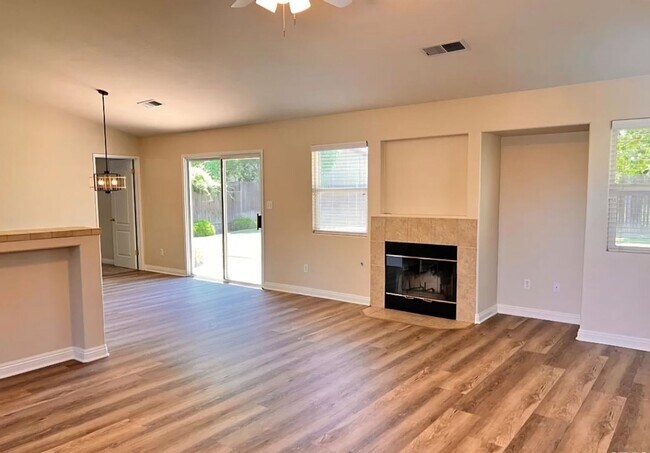 Building Photo - Charming Home For Rent Coming Soon!