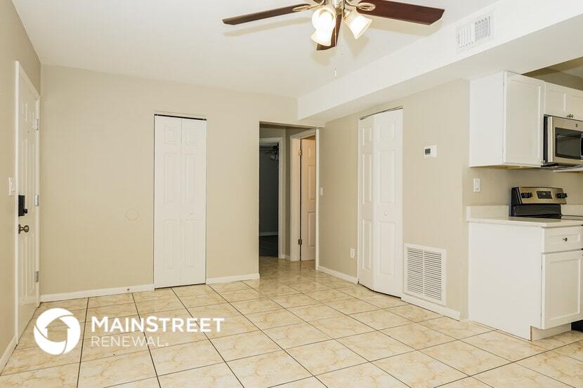 Building Photo - 2225 W Dana Dr