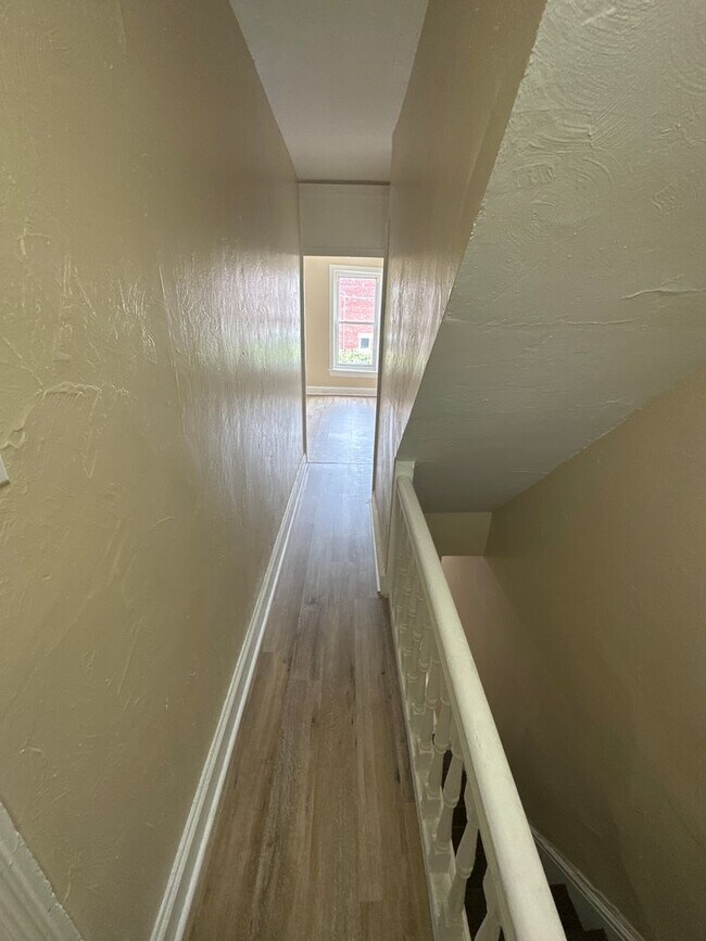 Building Photo - Spacious 4-bedroom uptown Harrisburg