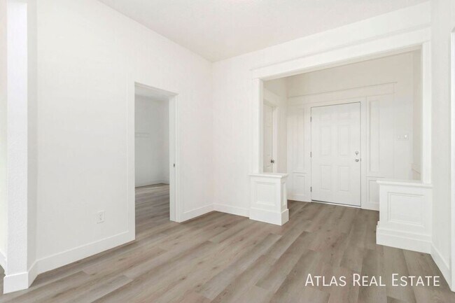 Building Photo - 1904 8th Ave