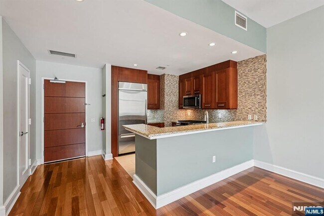 Building Photo - 8100 River 210