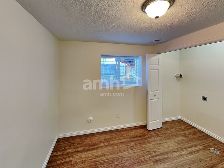 Building Photo - 2601 W 1630 N