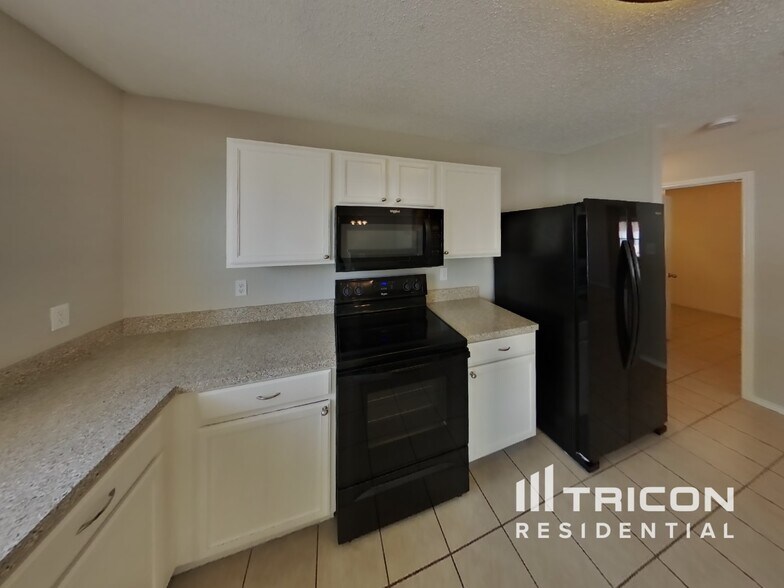 Building Photo - 304 Blairwood Dr