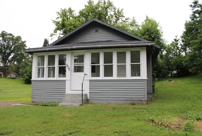 Building Photo - 605 E River Ave