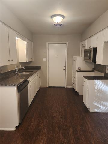 Building Photo - 7436 Meadowcrest Dr