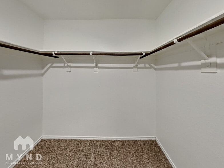 Building Photo - 4101 Black Canyon Dr