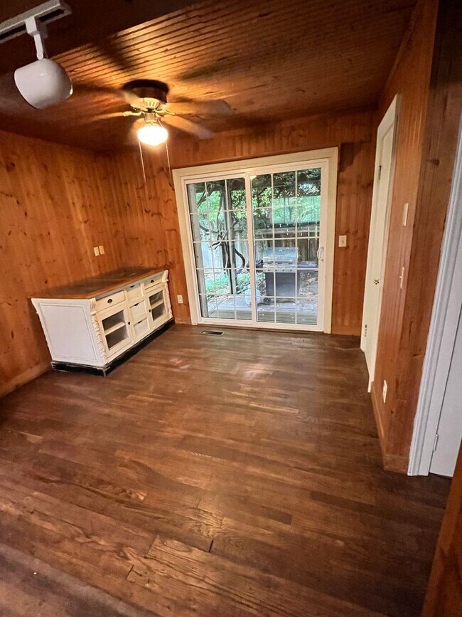 Building Photo - 181 Jordan Dr