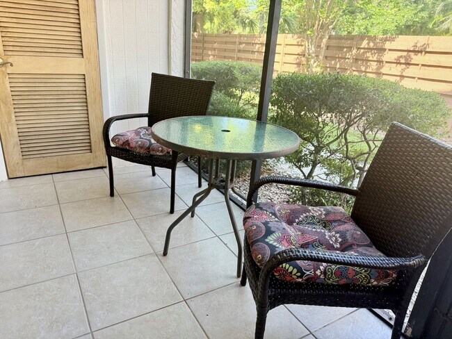 Building Photo - 2 bed 2 bath condo in Rosemary's District