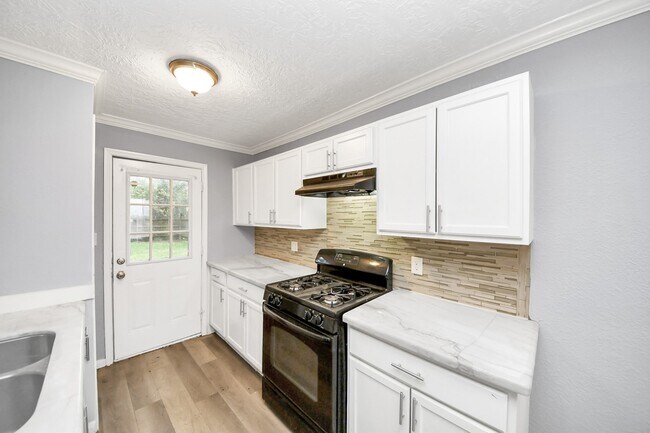 Building Photo - 6817 Anderson St