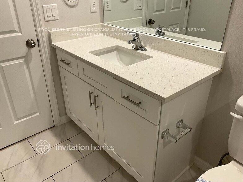 Building Photo - 2039 Harbell Ave SW