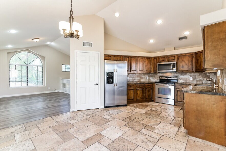 Building Photo - 1522 W Del Rio St