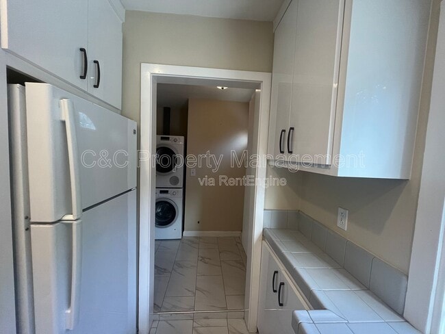 Building Photo - 1680 Vallejo St