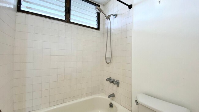 Building Photo - Available Now! Studio on Kinau Street with...