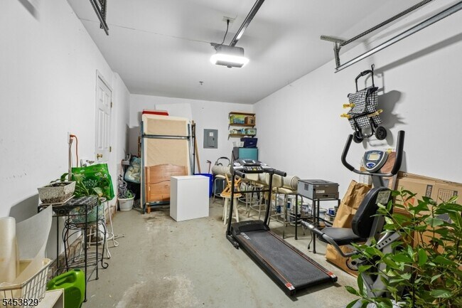 Building Photo - 55 Greenbrook Dr