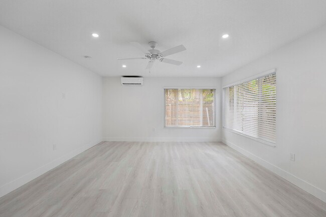 Building Photo - 1279 Beach Rd