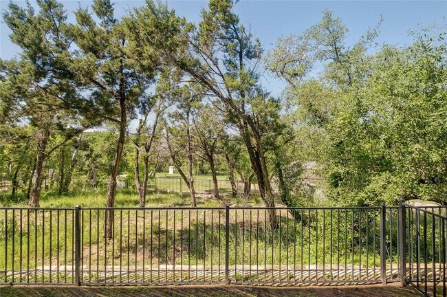 Building Photo - 12001 Vista Parke Dr