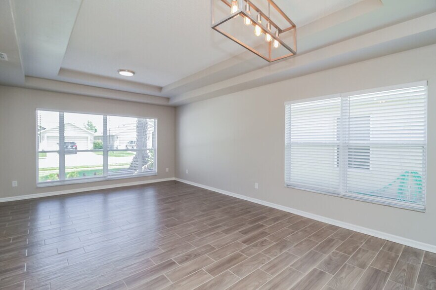 Building Photo - 131 Brushcreek Dr