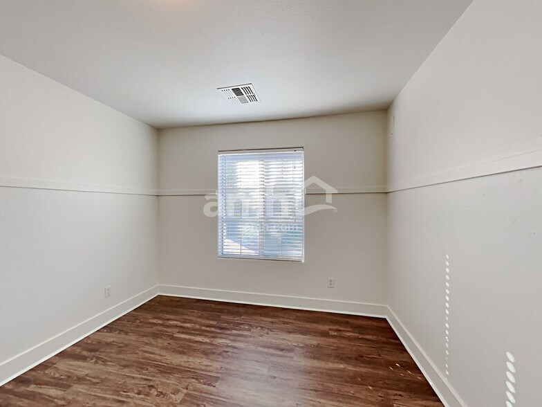 Building Photo - 17522 W Calavar Rd