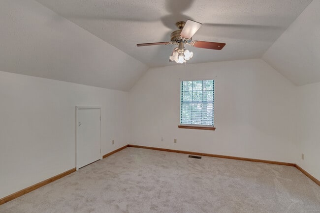 Building Photo - 130 Briarwood Ln