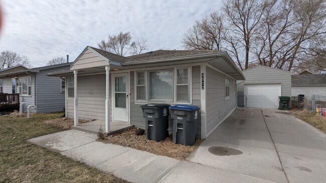 Building Photo - House with garage near Lake Manawa