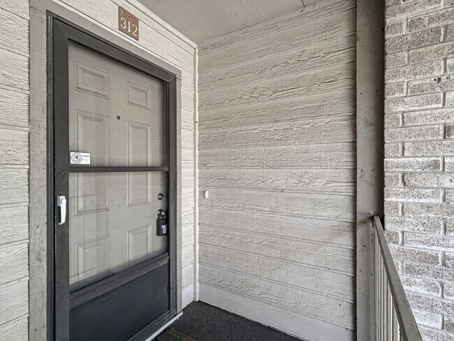 Building Photo - 12446 Starcrest Dr