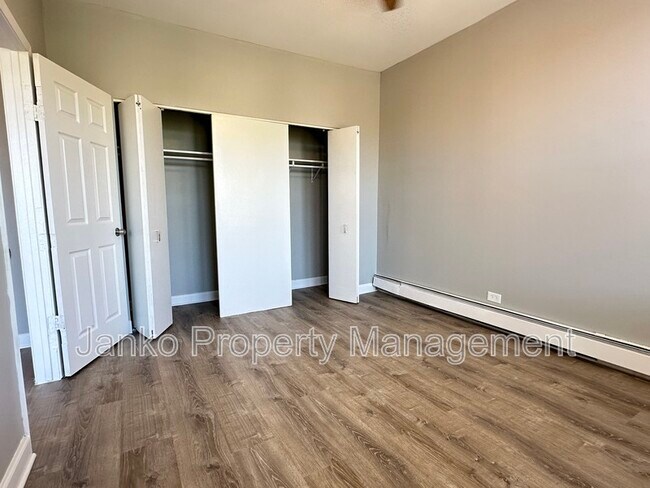 Building Photo - 5657 W Washington Blvd