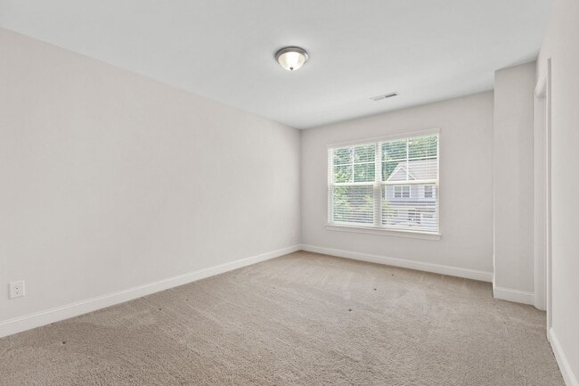 Building Photo - Beautifully Kept 2-Bedroom Townhome in Dur...