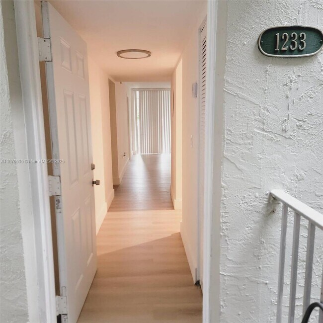 Primary Photo - 10090 NW 80th Ct