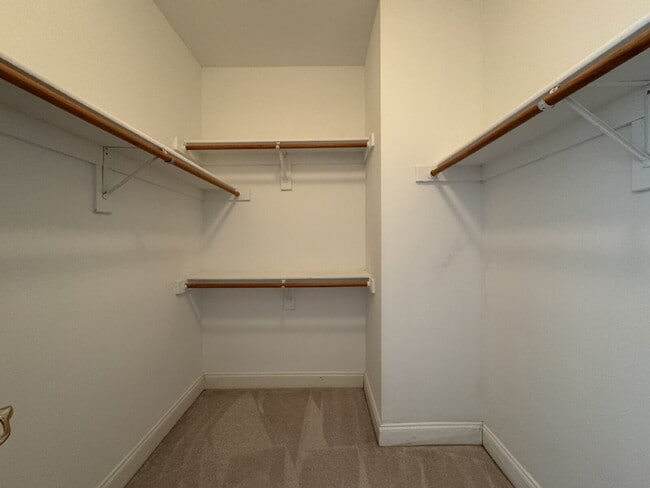 Building Photo - Spacious Elegance in Gated Piedmont!