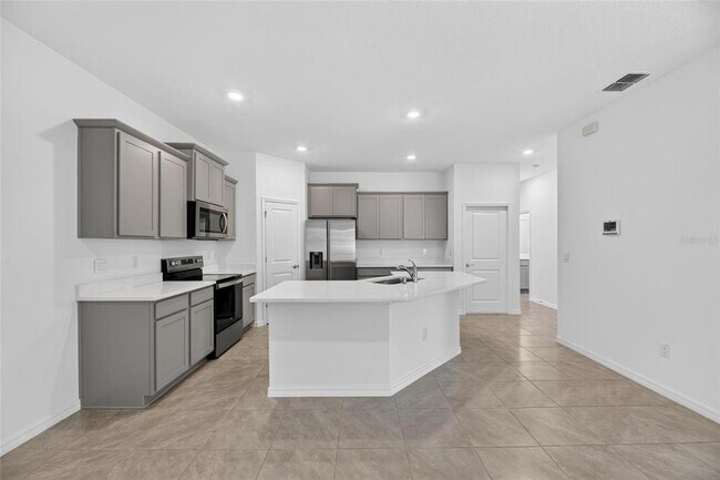 Building Photo - 2425 Bending Bonsai Dr