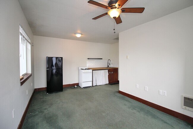 Building Photo - 6630-6630 NE Garfield Ave.