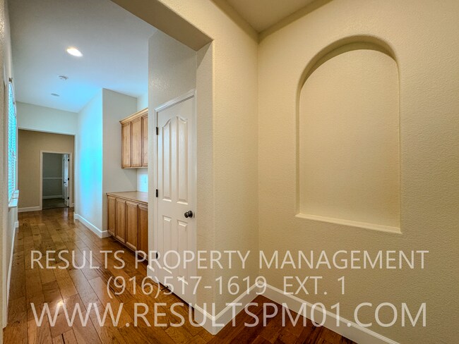 Building Photo - Luxury Whitney Oaks Retreat – Private Gated Community in Rocklin