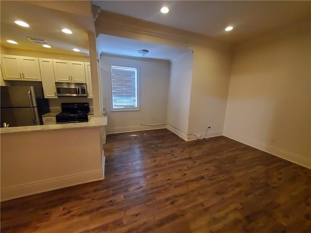 Building Photo - 5243 Tchoupitoulas St