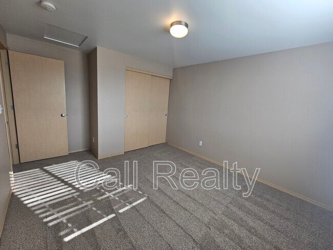 Building Photo - 7016 S Lucas St